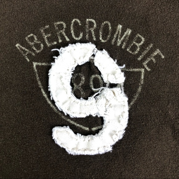 Abercrombie & Fitch Vintage Brown Appliqué Logo Tee - Picture 5 of 8